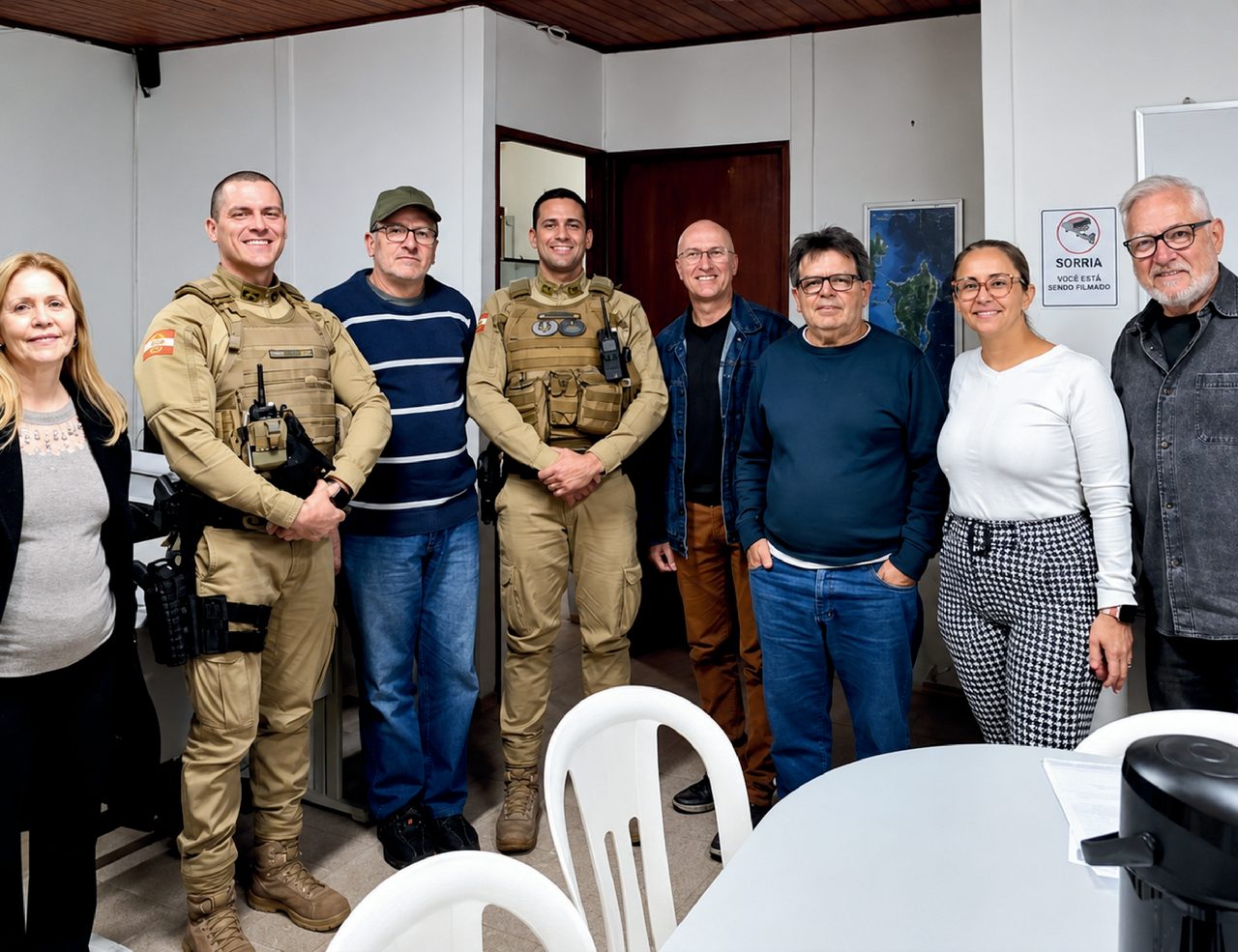 Representantes da AJIN com a Polícia Militar em reunião do conselho de segurança